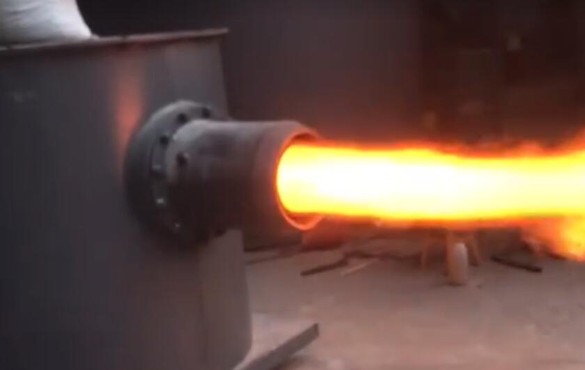 
生物質(zhì)燃燒機(jī)工作現(xiàn)場